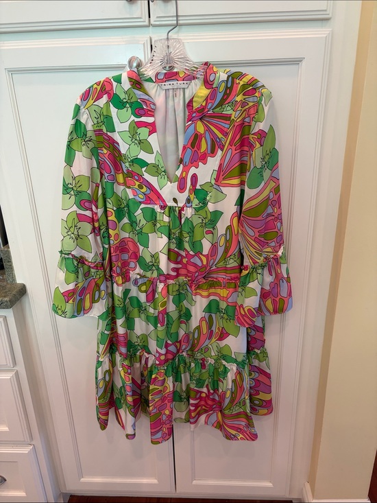 Trina Turk Dresses & Skirts - Darling Trina Turk dress